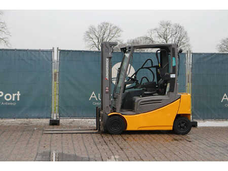 Carrelli elettrici 4 ruote 2018  Jungheinrich EFG 316 (1)