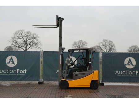 Carrelli elettrici 4 ruote 2018  Jungheinrich EFG 316 (32)