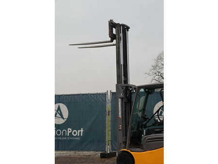 Carrelli elettrici 4 ruote 2018  Jungheinrich EFG 316 (34)