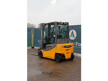 Carrelli elettrici 4 ruote 2018  Jungheinrich EFG 316 (4)