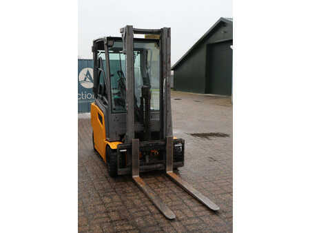 Carrelli elettrici 4 ruote 2018  Jungheinrich EFG 316 (7)