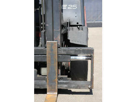 4-wiel elektrische heftrucks 2006  Linde E25/02 (11)