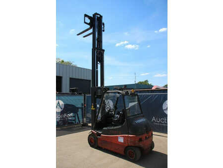 4-wiel elektrische heftrucks 2006  Linde E25/02 (28)