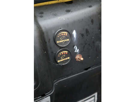 Carretilla elevadora GLP 2010  Hyster H8.0FT (35)