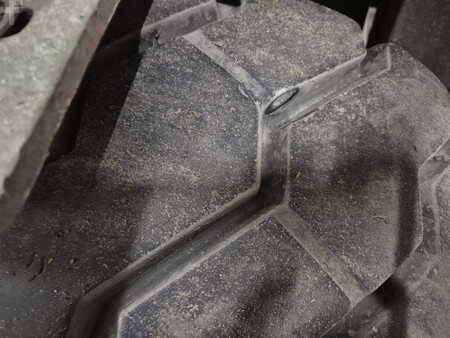 Carrelli elevatori diesel - Salev LOG 1302PDS (8)