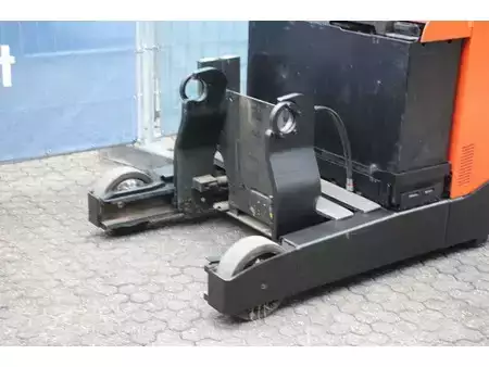 Retraky 2017  Toyota RRE180 (9)