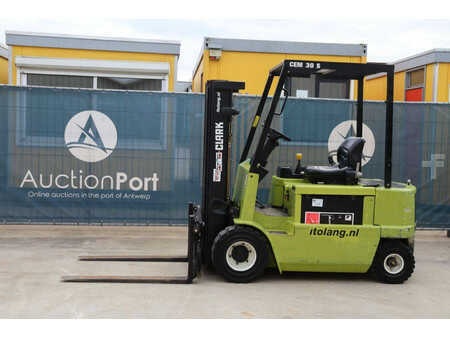 Sähkö - 4 pyör 2001  Clark CEM 30S (1)