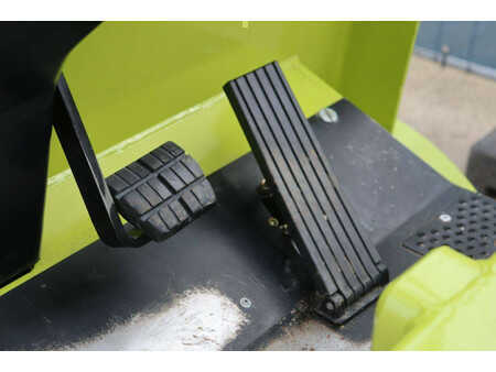 Sähkö - 4 pyör 2001  Clark CEM 30S (22)