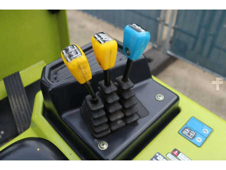 Sähkö - 4 pyör 2001  Clark CEM 30S (28)