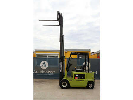 Sähkö - 4 pyör 2001  Clark CEM 30S (34)