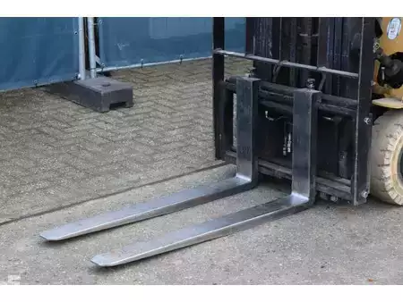 Elektro čtyřkolový VZV 2004  CAT Lift Trucks EP15KRT (10)