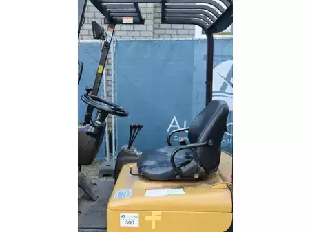 Elektro čtyřkolový VZV 2004  CAT Lift Trucks EP15KRT (20)