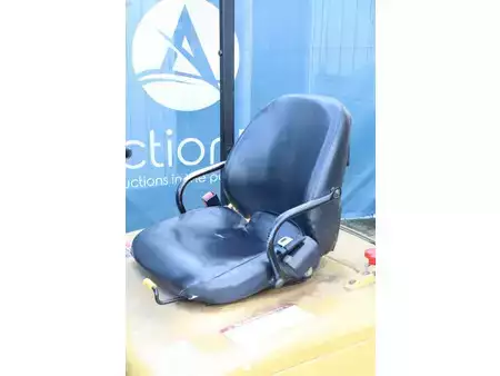 Elektro čtyřkolový VZV 2004  CAT Lift Trucks EP15KRT (21)