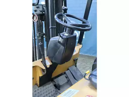 Elektro čtyřkolový VZV 2004  CAT Lift Trucks EP15KRT (22)