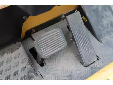 Elektro čtyřkolový VZV 2004  CAT Lift Trucks EP15KRT (23)
