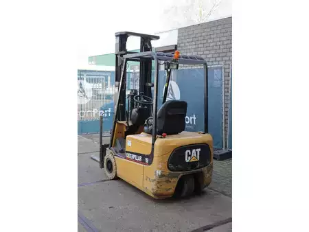 Elektro čtyřkolový VZV 2004  CAT Lift Trucks EP15KRT (4)