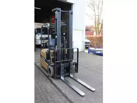 Elektro čtyřkolový VZV 2004  CAT Lift Trucks EP15KRT (7)