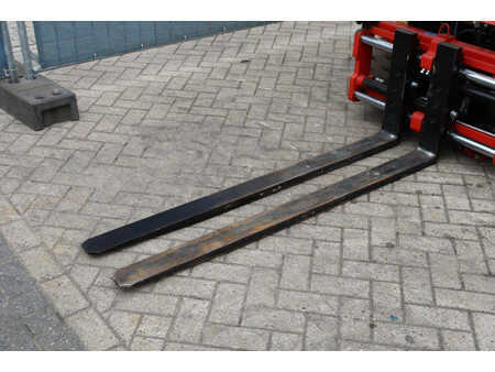 Chariots électriques à 4 roues 2016  Yale ERP20VF (10)