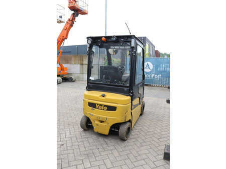 Chariots électriques à 4 roues 2016  Yale ERP20VF (6)