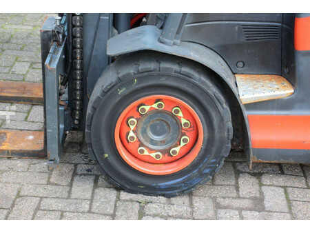 Elektromos 4 kerekű 2016  Linde E40H-01/600 (15)