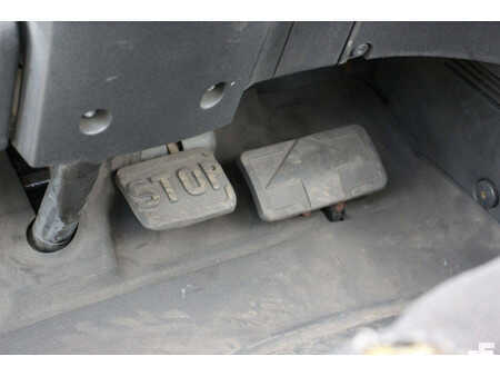 Elektromos 4 kerekű 2016  Linde E40H-01/600 (23)