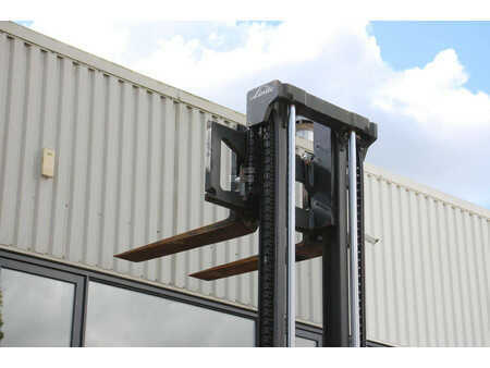 Elektromos 4 kerekű 2016  Linde E40H-01/600 (34)