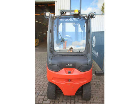 Elektromos 4 kerekű 2016  Linde E40H-01/600 (4)