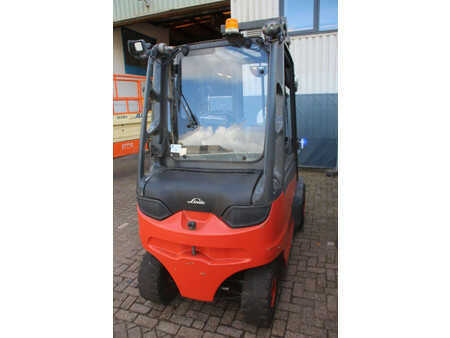 Elektromos 4 kerekű 2016  Linde E40H-01/600 (5)