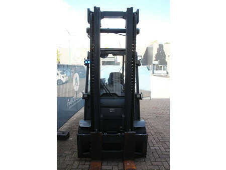 Elektromos 4 kerekű 2016  Linde E40H-01/600 (7)