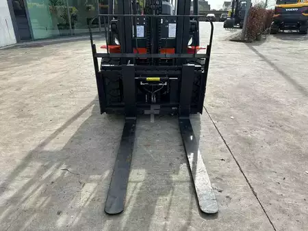 Wózki widłowe diesel 2025  Energy CPC30 (10)