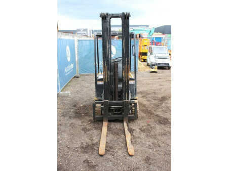 Eléctrica de 4 ruedas 2008  Yale ERP16ATF (7)
