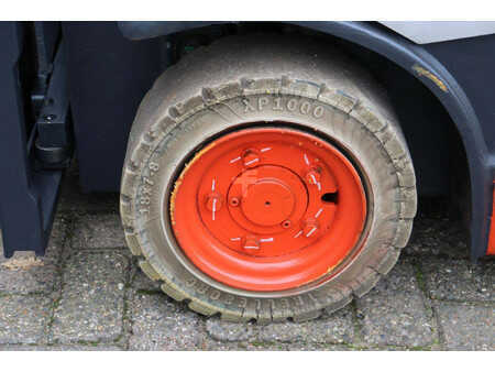 Elektryczne 4-kołowe 2014  Linde E16PH-02 (16)