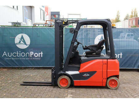 Elektryczne 4-kołowe 2014  Linde E16PH-02 (2)