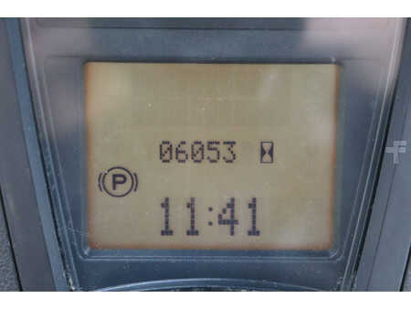 Elektryczne 4-kołowe 2014  Linde E16PH-02 (32)