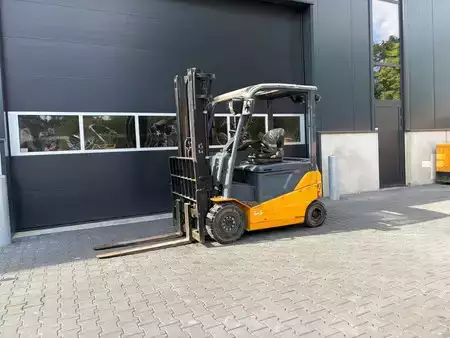 Elektro čtyřkolový VZV 2016  Toyota 8FBMKT25 (1)