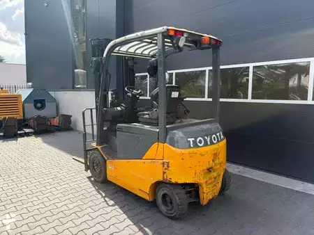 Elektro čtyřkolový VZV 2016  Toyota 8FBMKT25 (3)