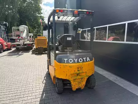 Elektro čtyřkolový VZV 2016  Toyota 8FBMKT25 (4)