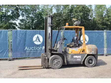 Dieselstapler 2000  TCM FHD36Z9 (1)