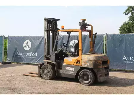 Dieselstapler 2000  TCM FHD36Z9 (3)