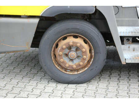 Terminaltraktor 2011  Terberg YT182 (12)