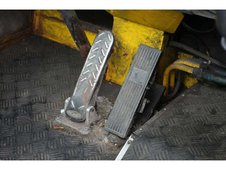 Terminaltraktor 2011  Terberg YT182 (26)