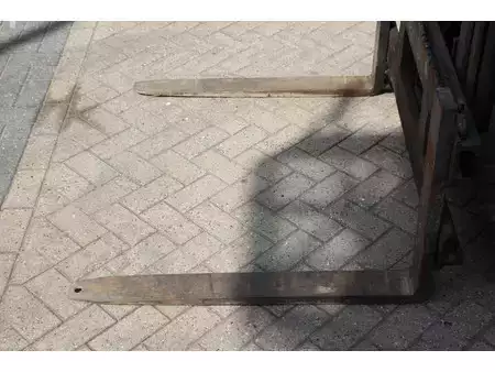 Carrelli elevatori diesel 2002  Ausa CH-150 X4 (11)