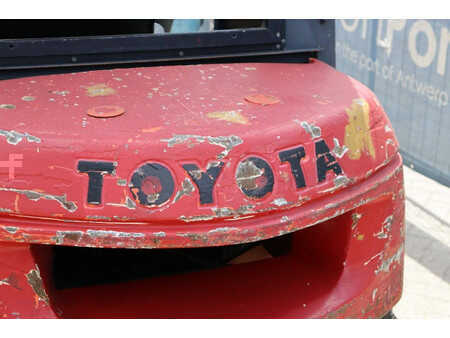 Carrelli elevatori diesel 1999  Toyota 02-7FDF25 (17)