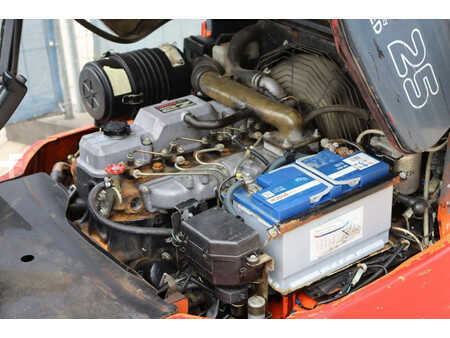 Carrelli elevatori diesel 1999  Toyota 02-7FDF25 (32)