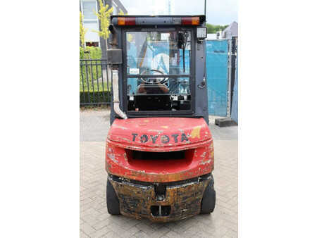 Carrelli elevatori diesel 1999  Toyota 02-7FDF25 (5)