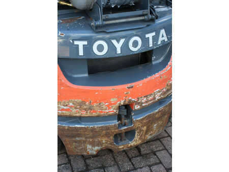 Wózki gazowe 2019  Toyota 02-8FGF18 (18)