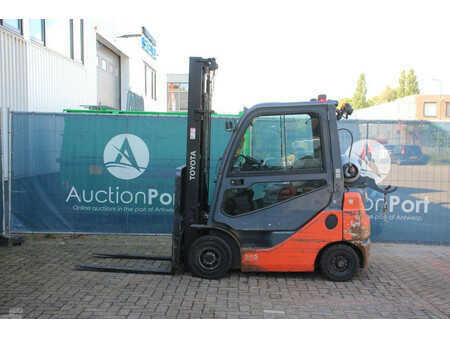 Wózki gazowe 2019  Toyota 02-8FGF18 (2)