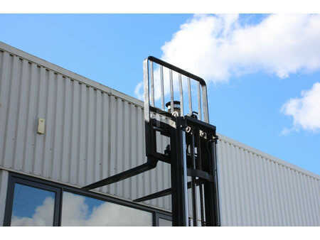 Wózki gazowe 2019  Toyota 02-8FGF18 (32)