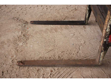 Terénní vysokozdvižný vozík - Manitou MC250 (11)