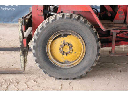 Terénní vysokozdvižný vozík - Manitou MC250 (12)